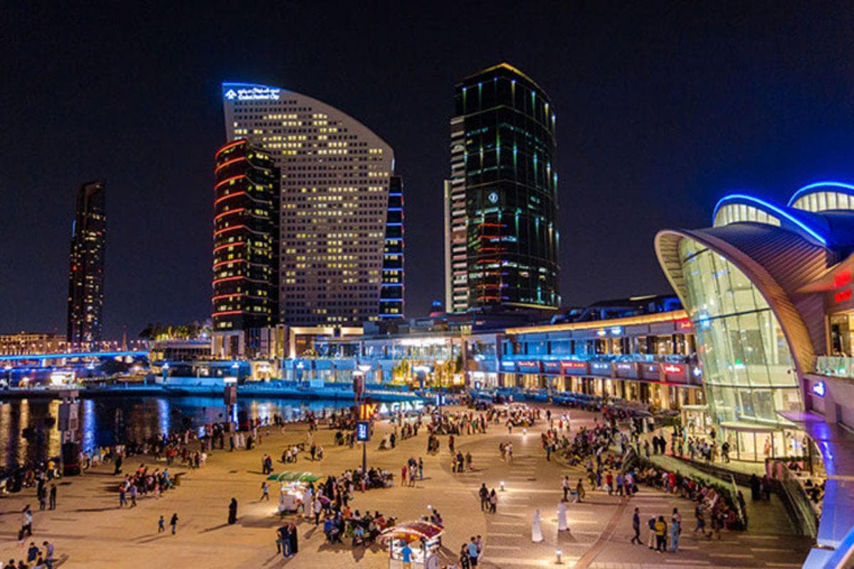 Discover Festival Bay, a lively waterfront destination offering entertainment, leisure activities and family-friendly experiences.
