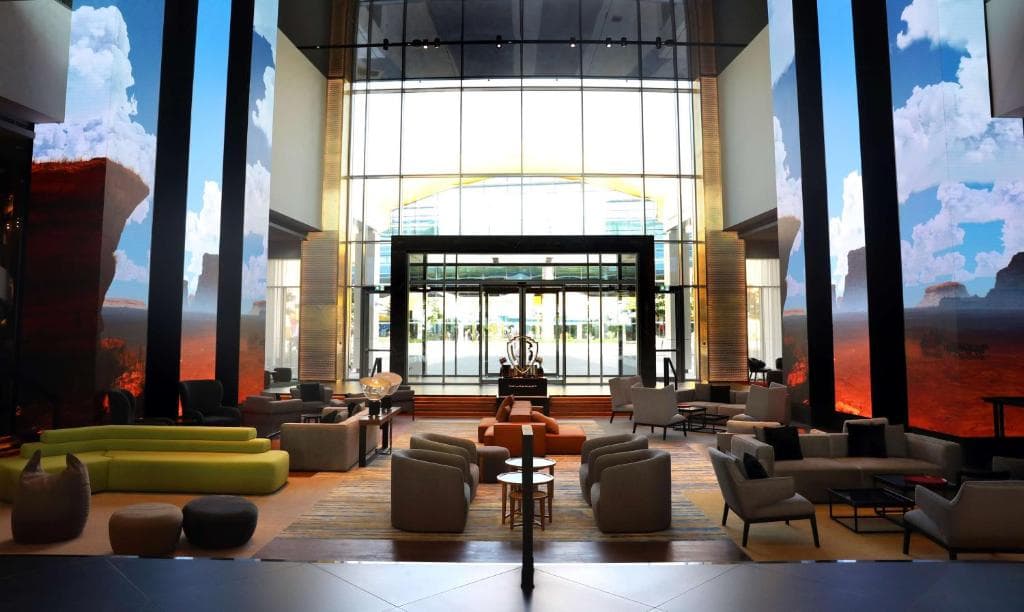 The hotel lobby atmosphere and interior decoration